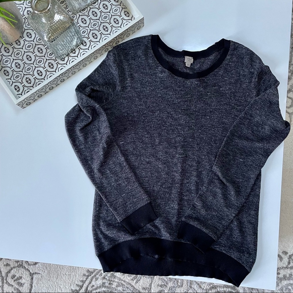 Aritzia Wilfred Gray and Black Sweater